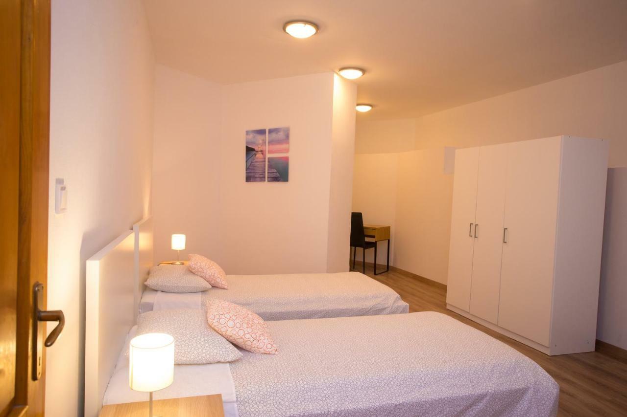 Apartman Girasol Pula Apartment Exterior foto
