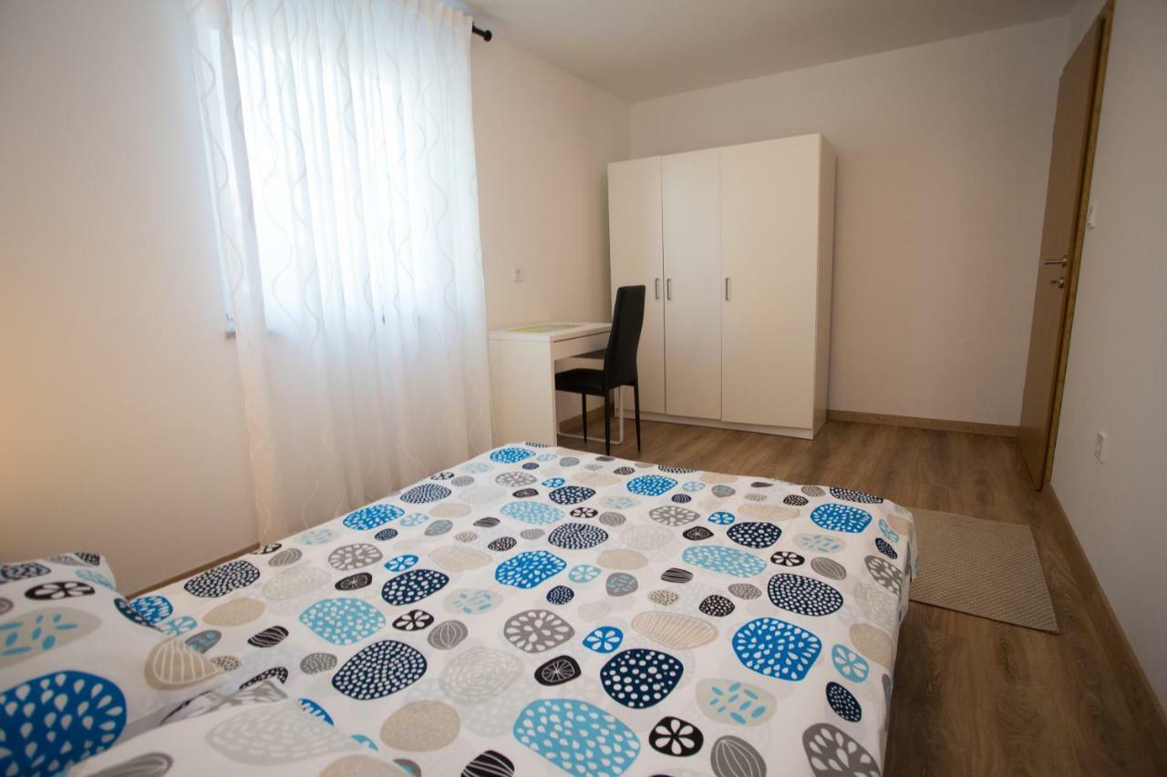 Apartman Girasol Pula Apartment Exterior foto