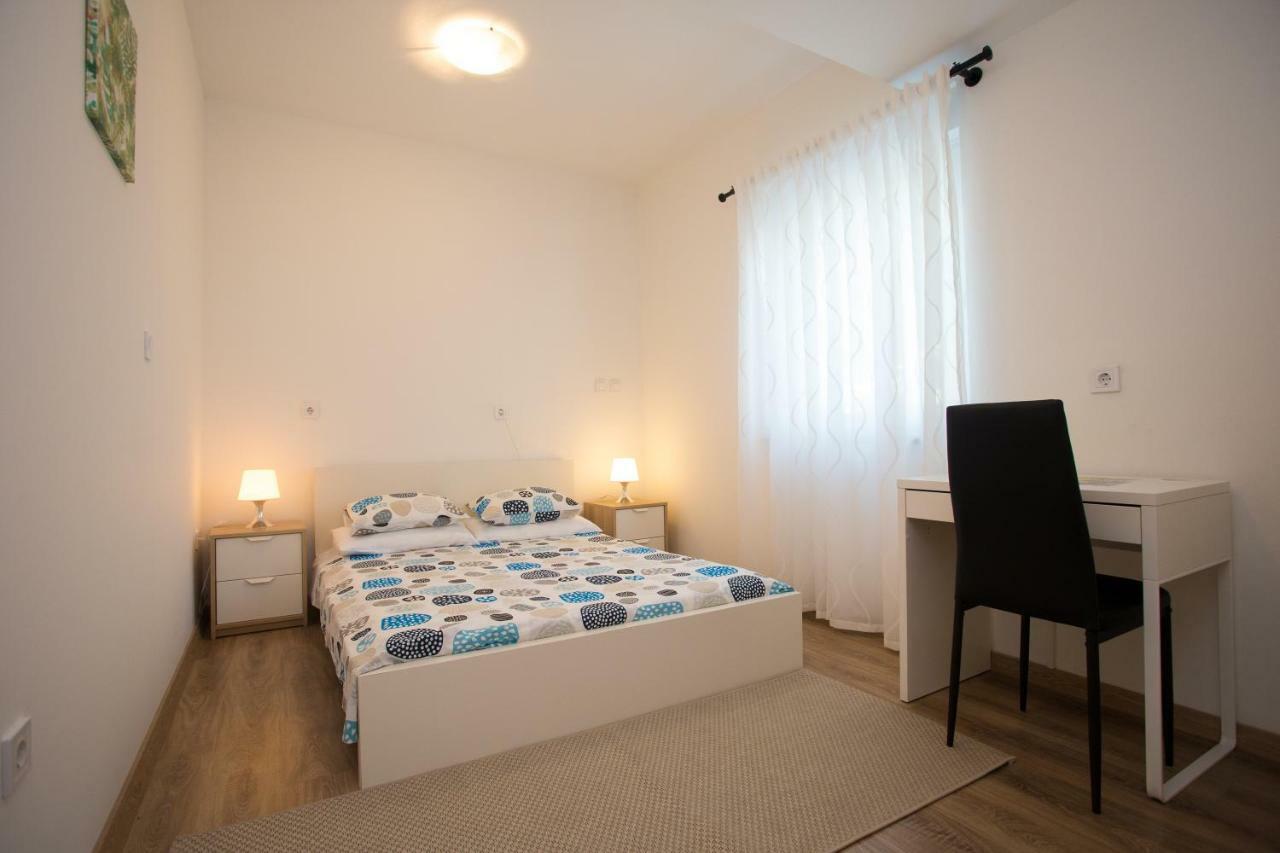 Apartman Girasol Pula Apartment Exterior foto