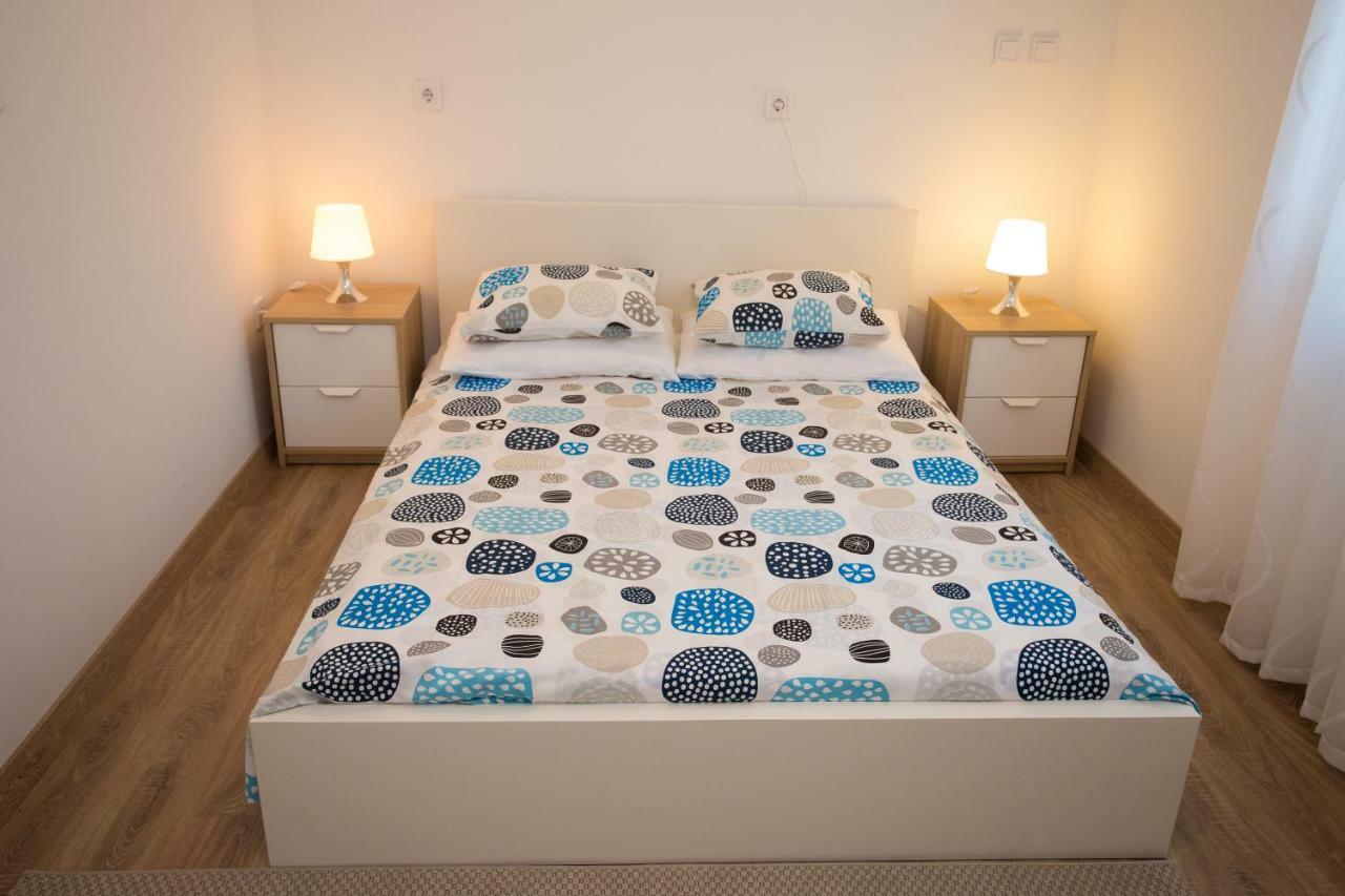 Apartman Girasol Pula Apartment Exterior foto