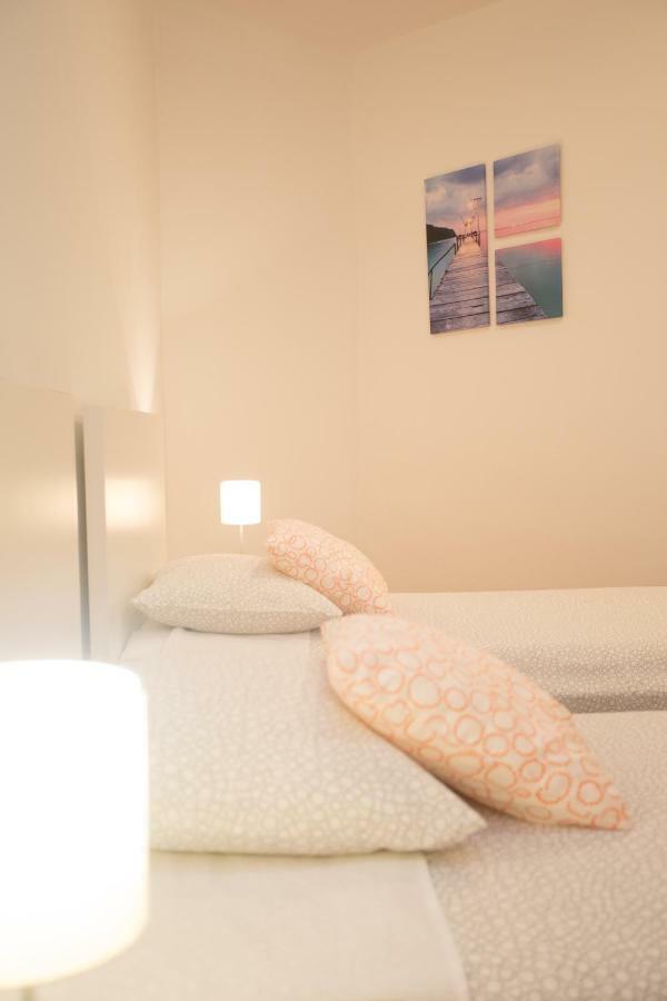 Apartman Girasol Pula Apartment Exterior foto